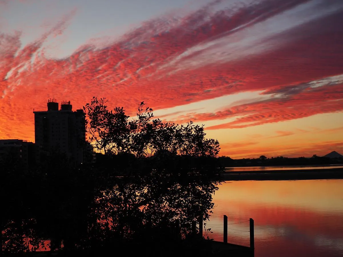 Northcliffe Apartments Maroochydore Avustralya